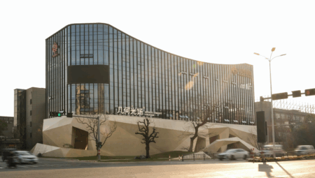 1 Mekan 2 Kimlik: Fang’s Showroom ve Sanat Galerisi