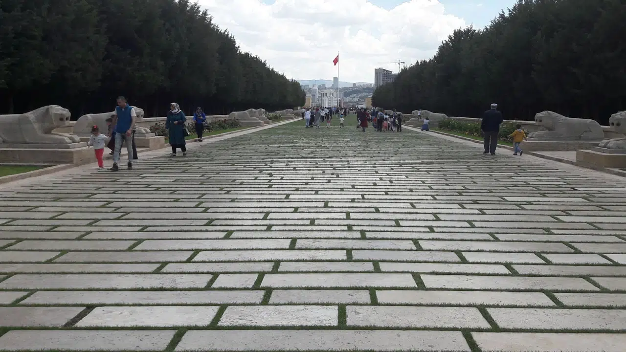 Aslanlı Yol'dan Anıtkabir ve ziyaretçiler